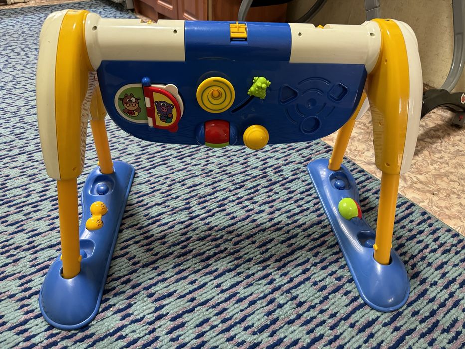 Развивающий столик Chicco