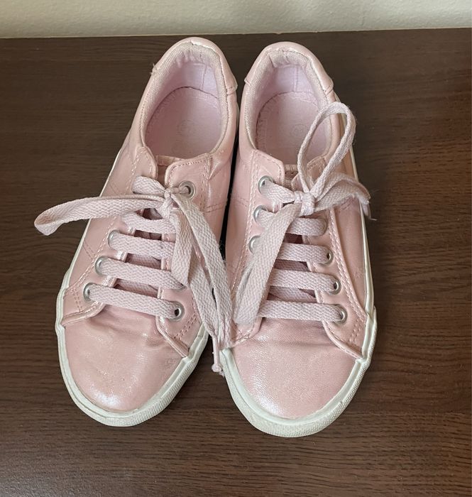 Страхотен лот (сандали и кецове на nelli blu) за сладурка н-р 31!