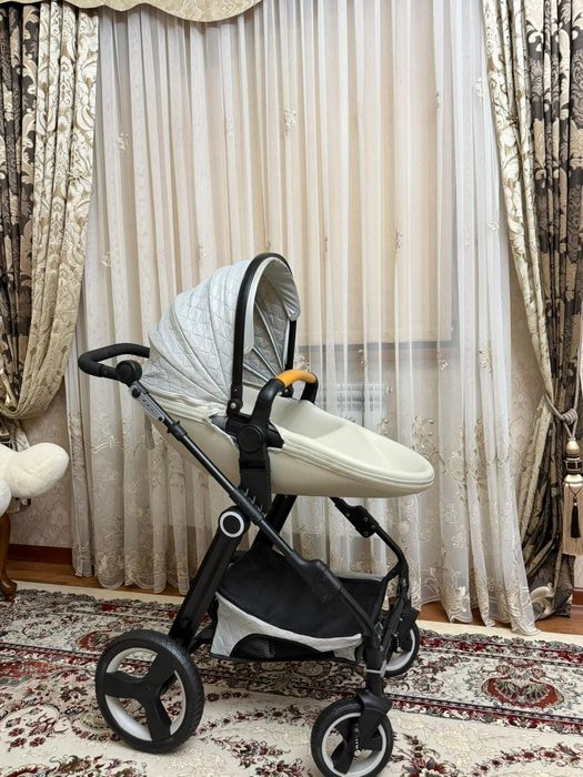 Коляска детская в отличном состояний