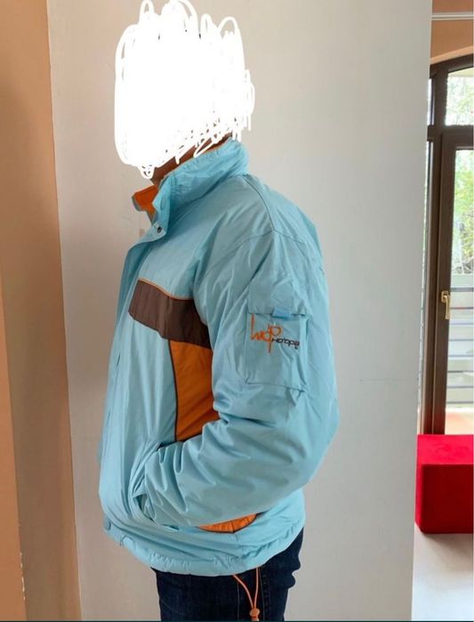 Vand geaca noua(L) de barbati.