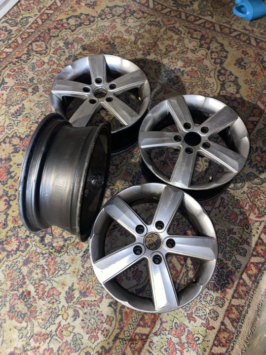 Продам литые диски на 15