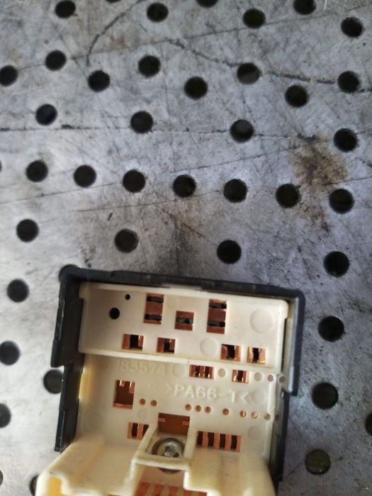 Buton reglaj oglinzi toyota yaris 3 p13 183574