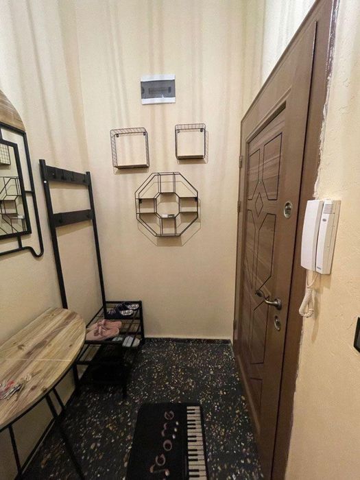 Дава се под наем Тристаен апартамент в София, Център - 80 кв.м за 1095.99 € - Снимка #5