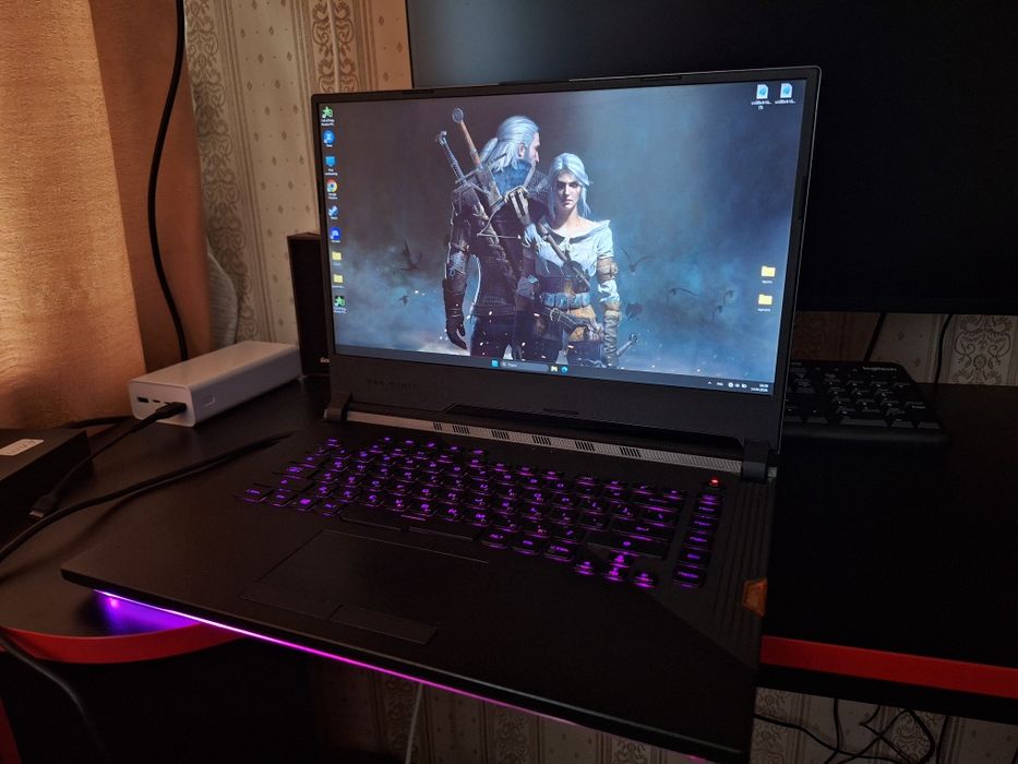 Продаю игровой ноутбук Asus Rog Strix
