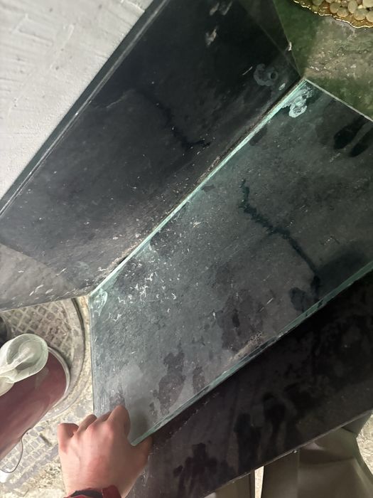 Vand doua bucati sticla securizata perfecte pentru transare fund bucatarie