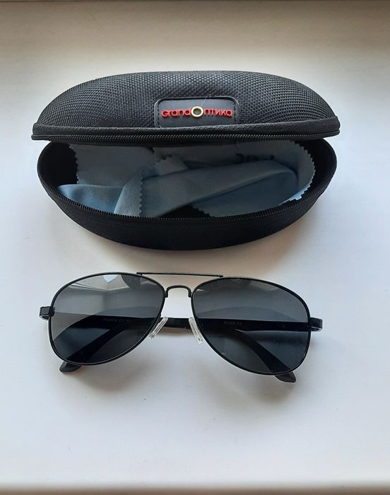 Очки солнцезащитные