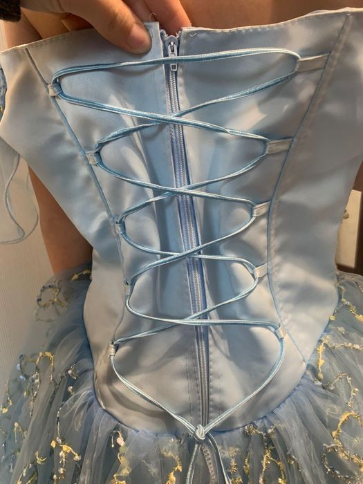 Шикарное праздничное платье для девочки