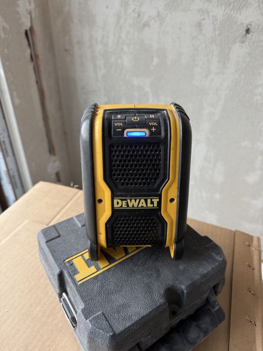 Boxa santier radio si adaptor bluetooth dewalt