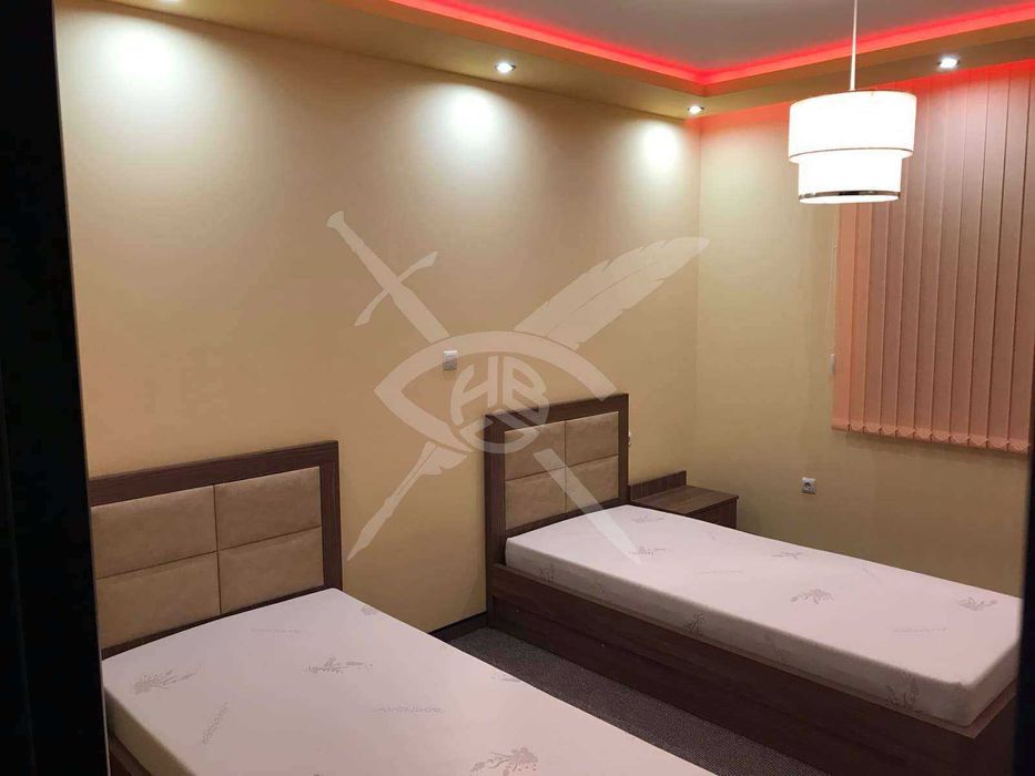 Дава се под наем Тристаен апартамент в Пловдив, Южен - 120 кв.м за 757.86 € - Снимка #3