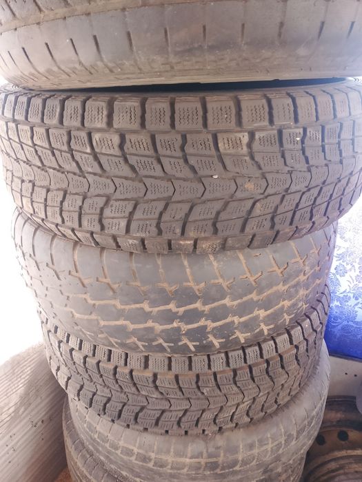 Шины 2 зимние липучка 5летних