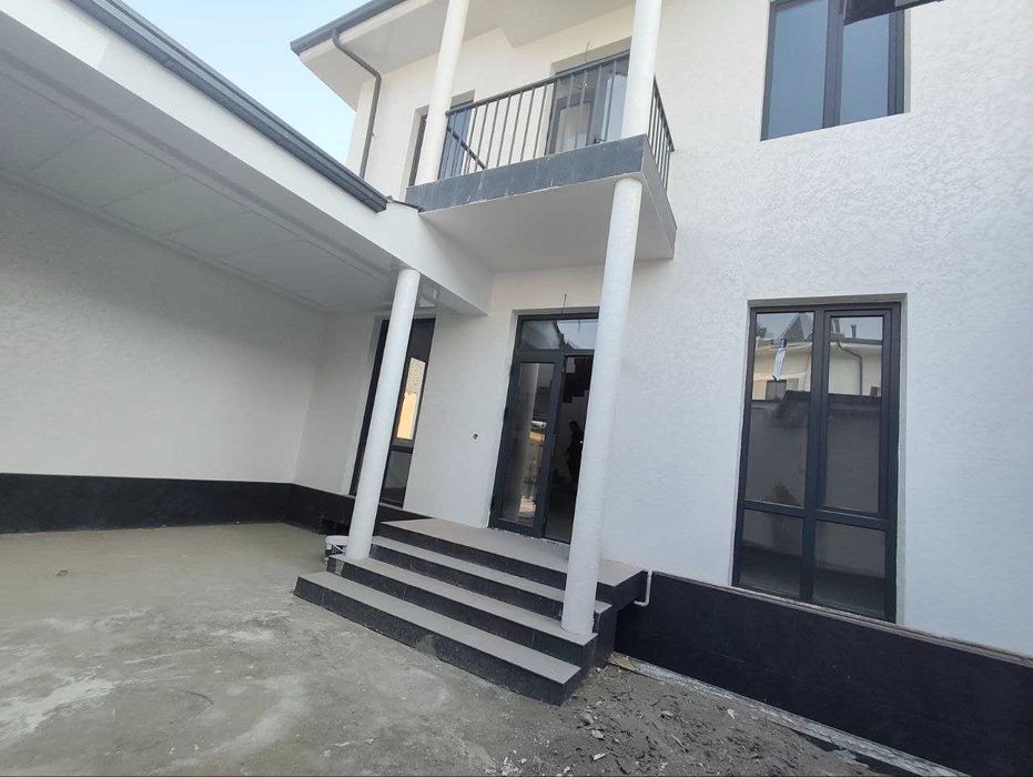 Уй сотилади Зангиота Зиёратгохи якинида Янги курилган 7 хона