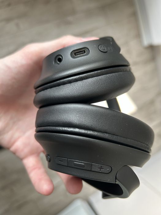 Наушники накладные Sony