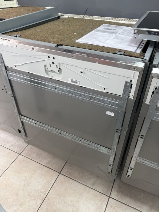 Miele G 4263 scvi миялна за пълно вграждане. Произведена в Германия.24 мес гаранция