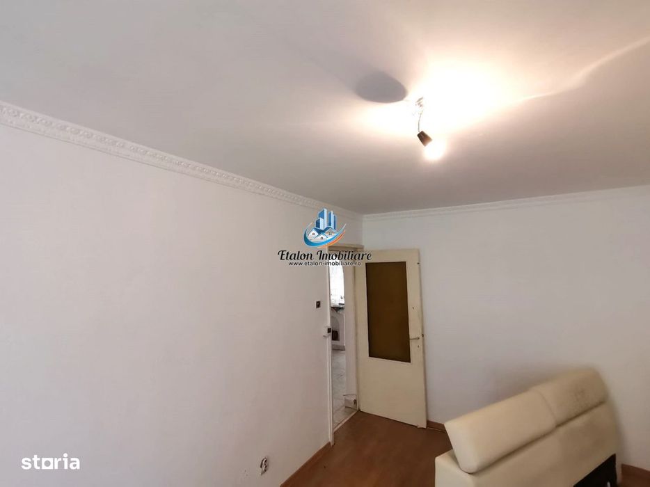 Apartament 3 camere decomandat, 2 bai, Scoala 10, Precista