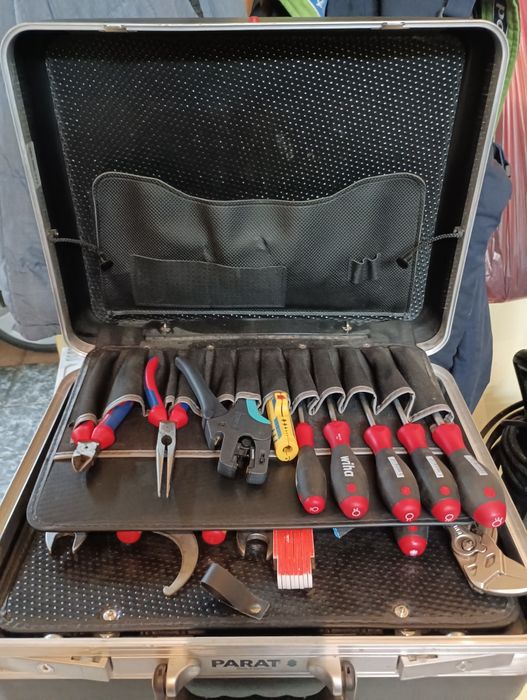 Куфар за електричари parat