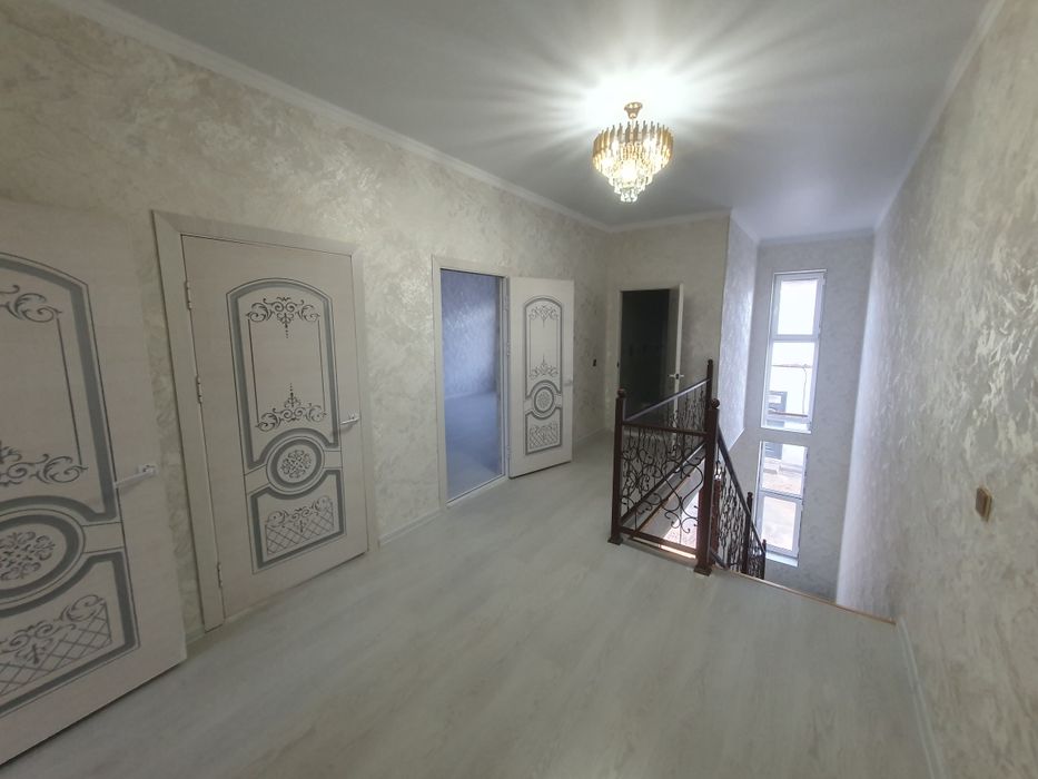 Yangi qirilgan, yashashga tayyor kottej sotiladi