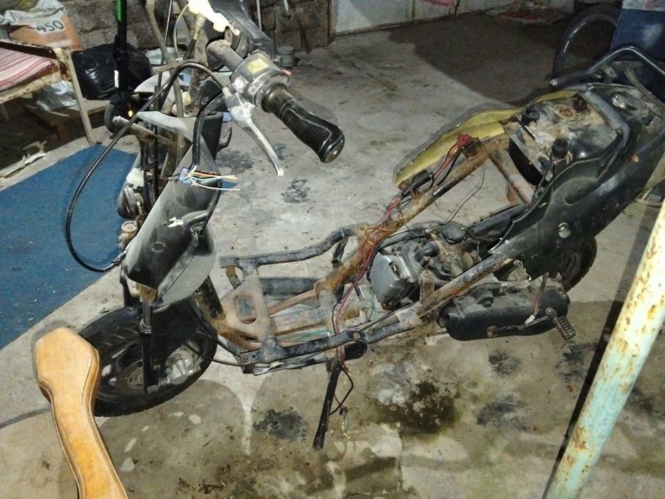 Продаю скутер 80