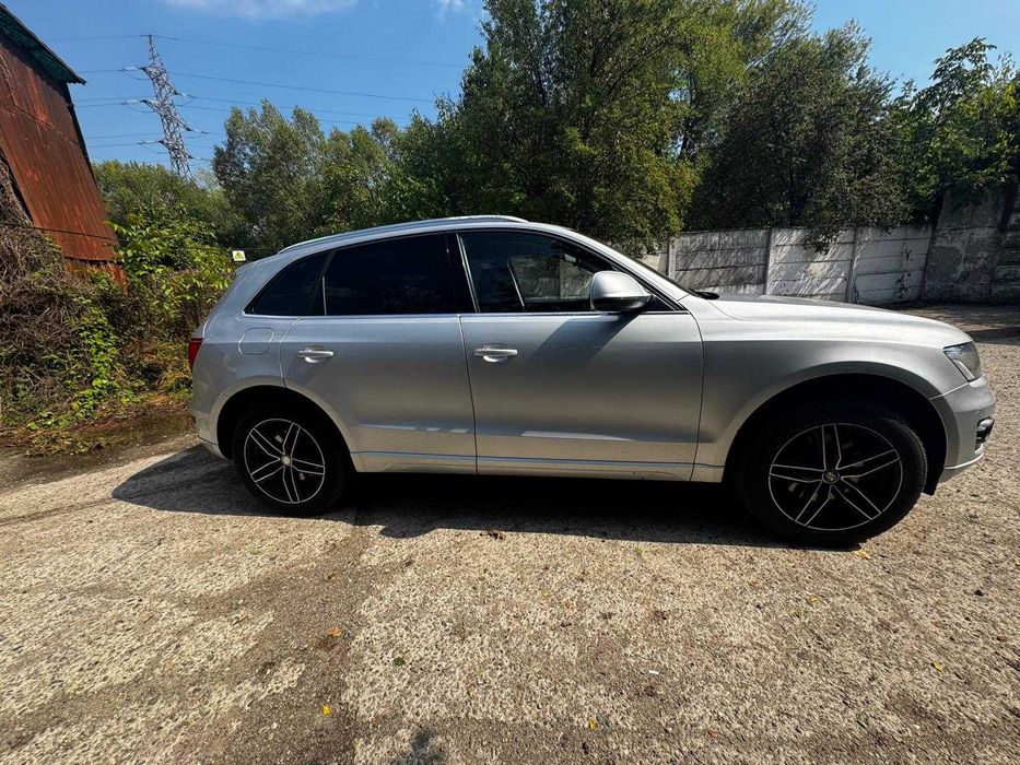 Dezmembrez Audi Q5 8R 3.0 tdi CCW 2010