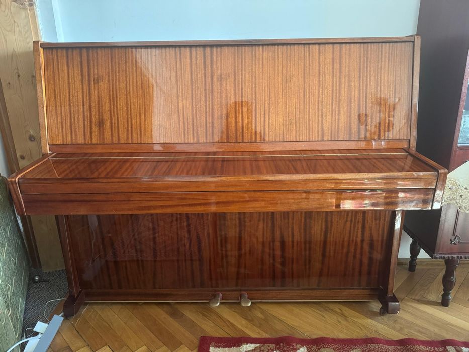 Pianină clasică Ucraina Model B-7 (Б-7) – Lemn masiv lac, Piatra Neamț
