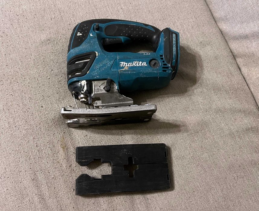 Fierăstrău vertical pendular Makita BJV180, 18V LXT, doar corp