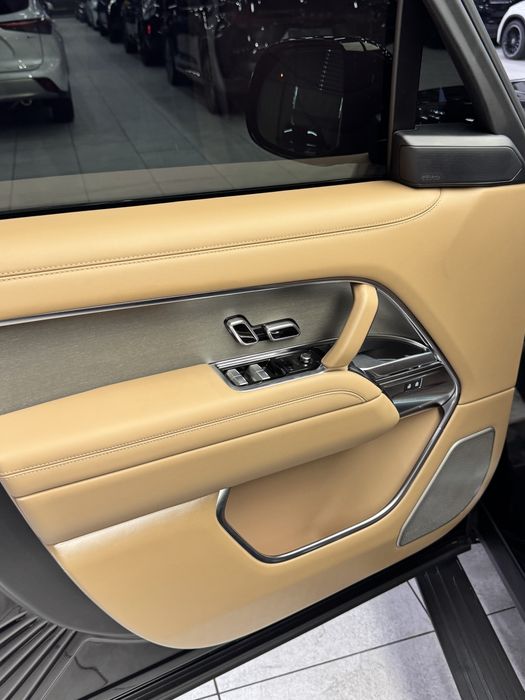 Land Rover Range Rover SV P615