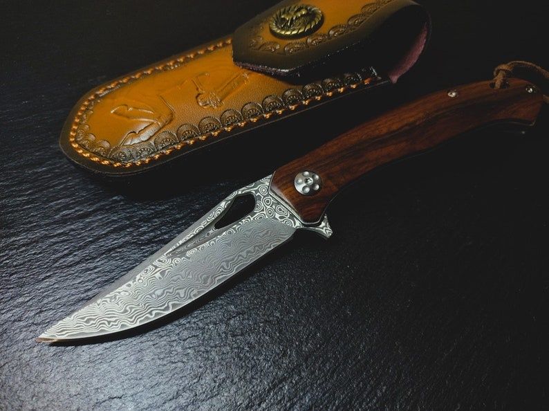 Сгъваем нож от дамаска стомана  VG10