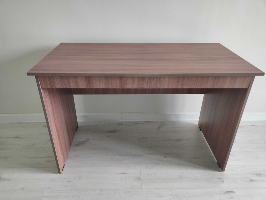 Письменный стол. 10 000 тг