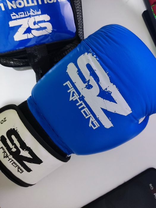 Боксови ръкавици