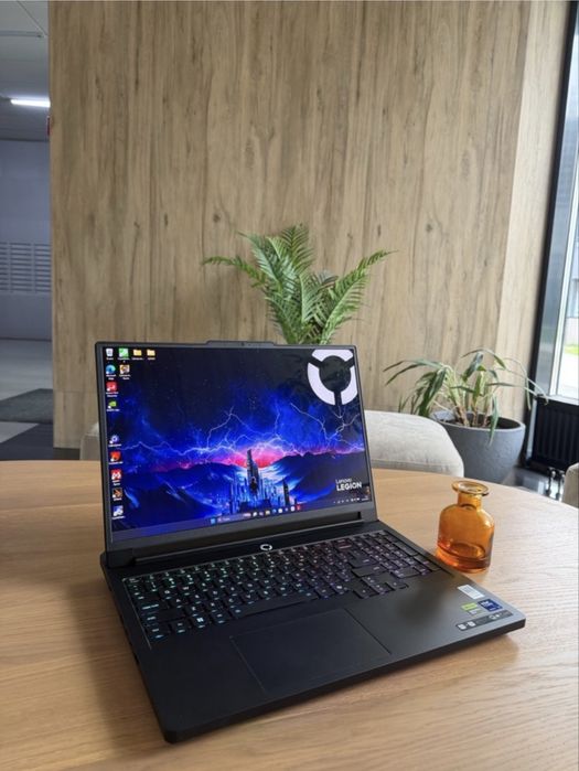 Lenovo Legion Pro 7 16" – RTX 5090 / Ultra 9 275HX / 64GB / 3TB OLED идеален за топ гейминг и сериозен AI