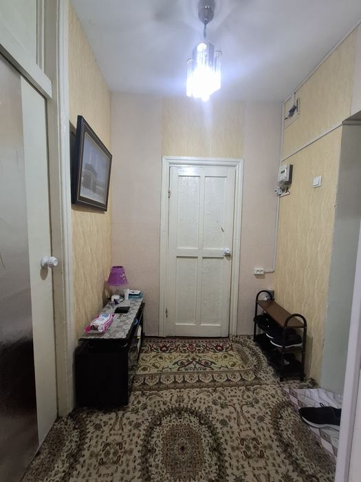 Продаю 2/3/4 квартира бывший общежитие. Ул Карасув.