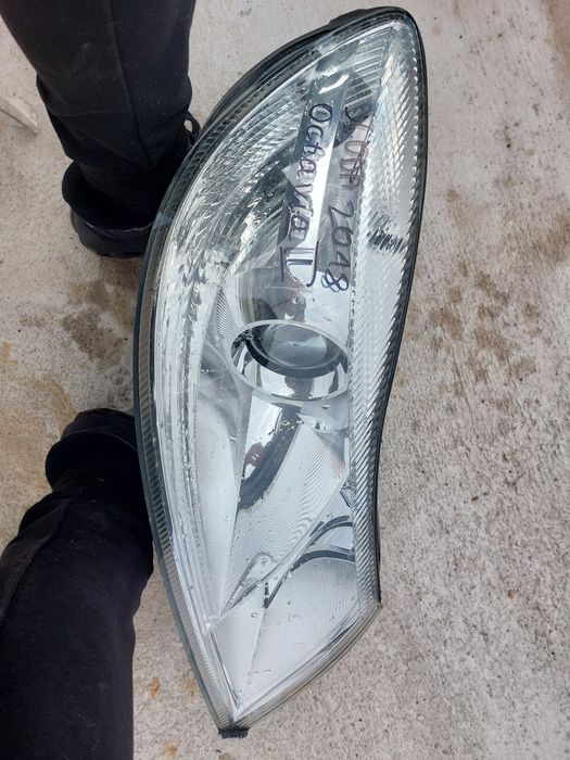 Десен фар SCODA OCTAVIA II 2018г.