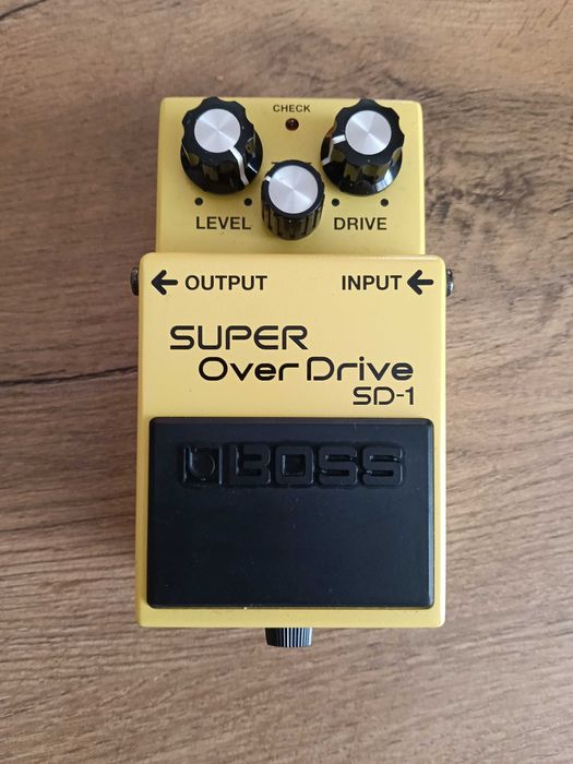 Vând pedale pentru chitare