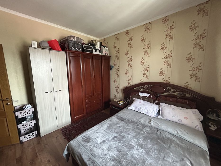 Продается спальный гарнитур.