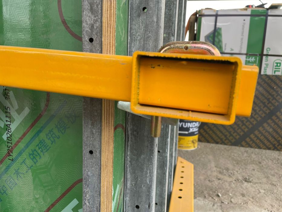 Регулировочный хомут для колонн