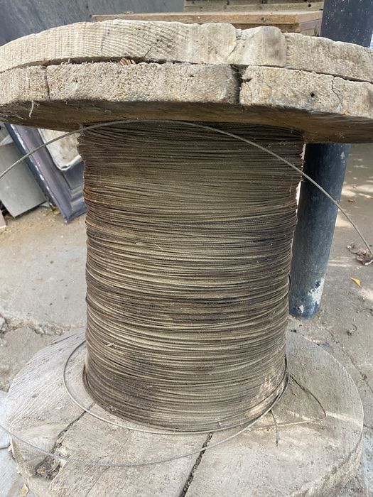 Трос стальной 3мм. в масле.