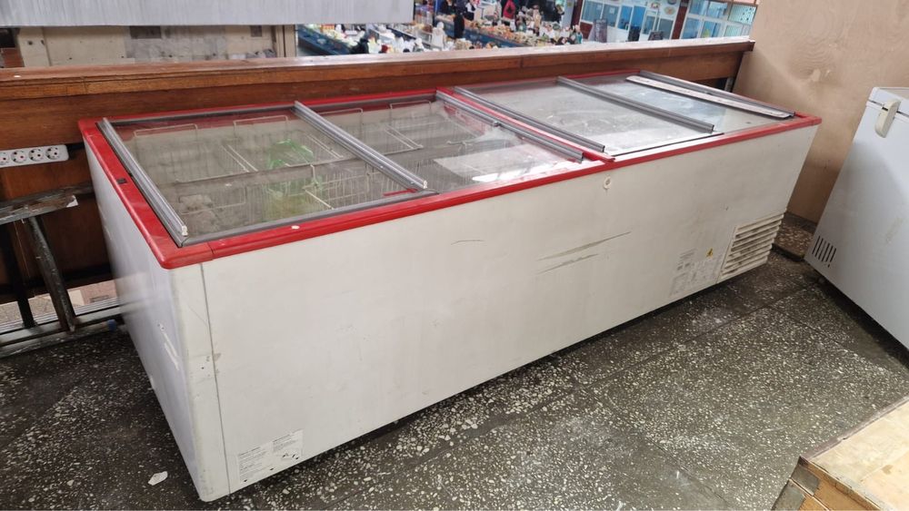 Продам морозильник большой. Рабочий