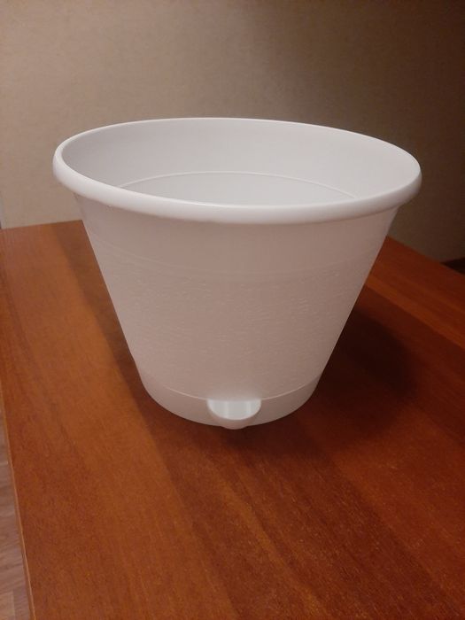 Продам горшок для цветов