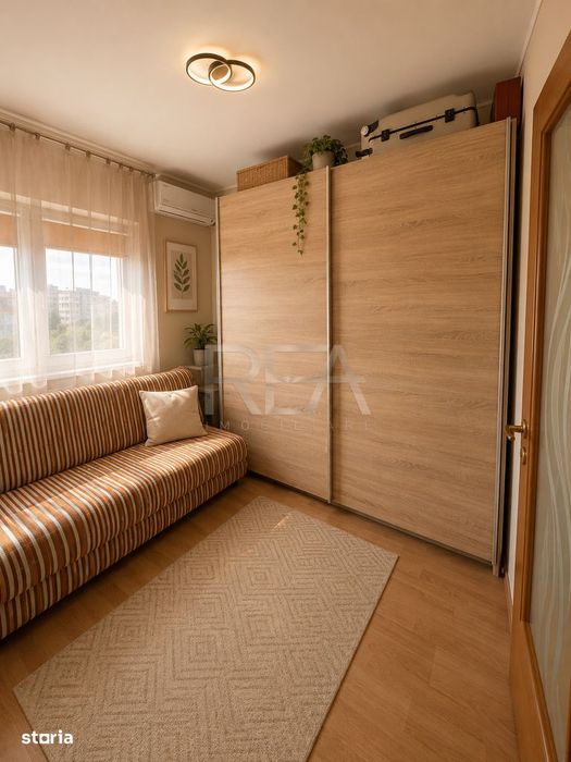 4 camere Vitan decomandat,centrala,inst. schimb.,parcare,an 1990,metro