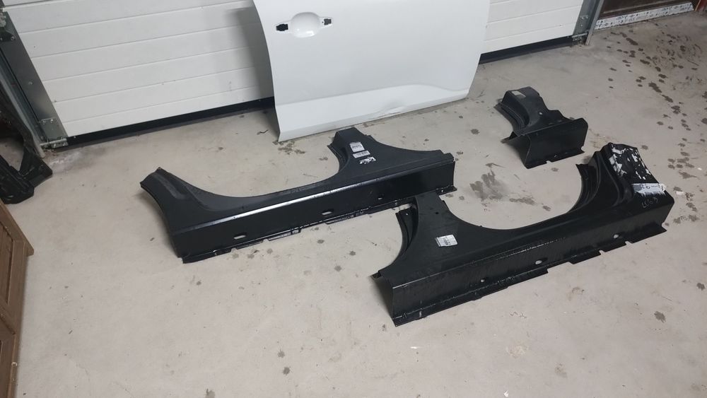 Ușa dreapta fata ,prag stânga și dreapta Logan 3