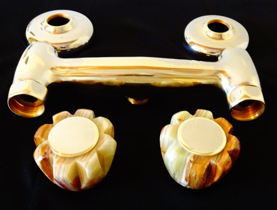 Италиански бронзов смесител с оникс.