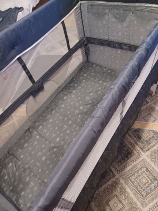 Pătuț copii pliabil.