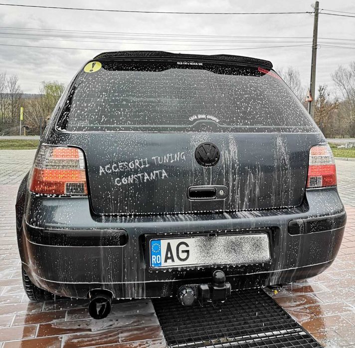 Eleron Universal 99/100cm Negru Lucios Golf Passat Leon A4 E87 F20