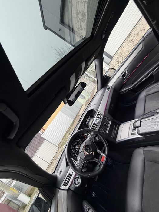 Vand Mercedes E220 2016 Pachet Amg 9G Piele Trapa Usor Avariat / Lovit