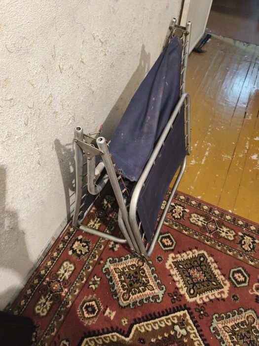 Продам стулья и раскладушку