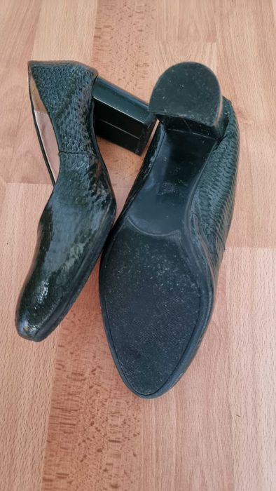 Pantofi dama cu toc verde lucios tip piele sarpe