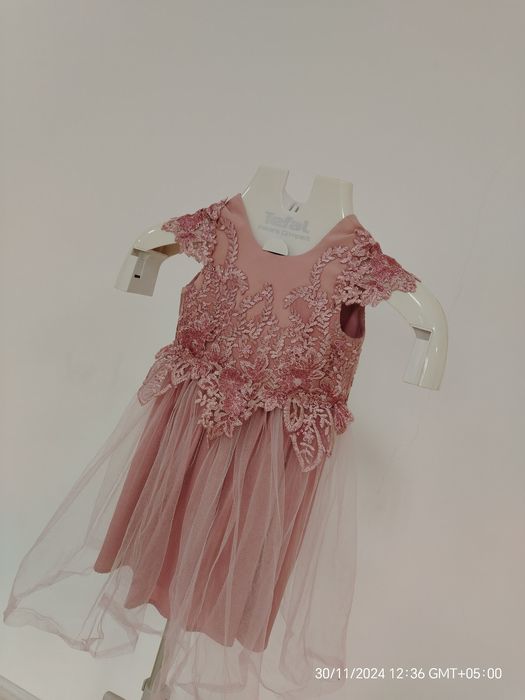 Срочно продам детское платье дёшево