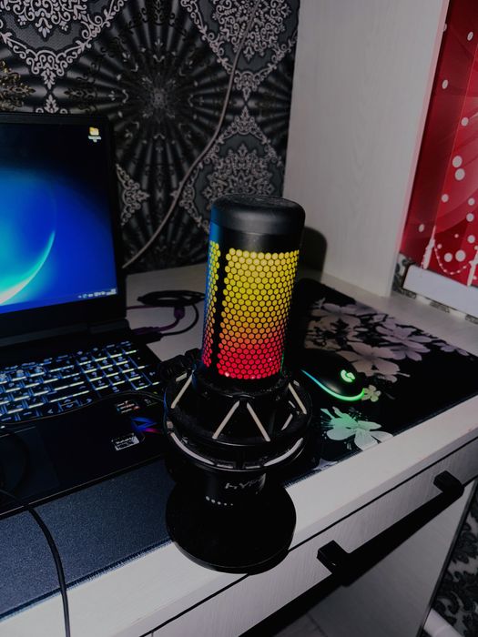 Hyperx QuadCast S микрофон