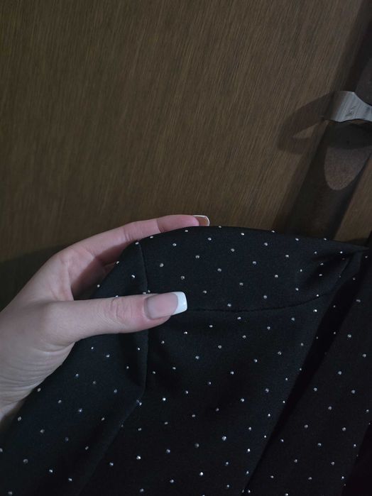 Комплект сако и пънталонки с камъни