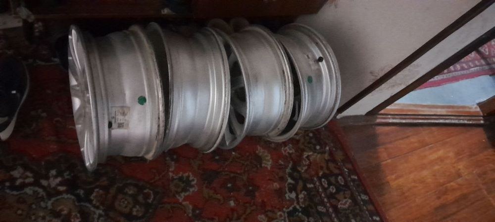 Diska sotiladi.Kobaltniki 15 razmeri yangidek turipti