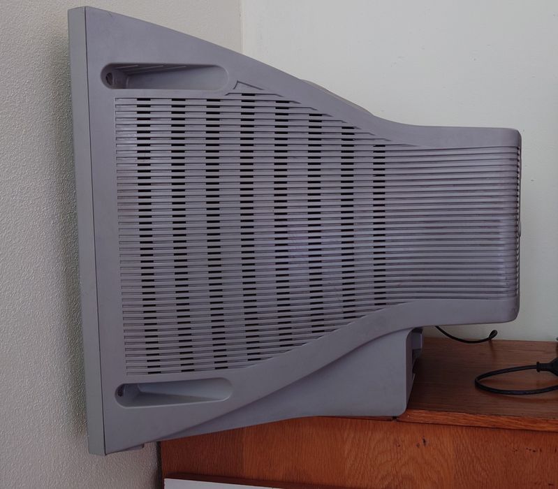 GRATUIT 2 televizoare color (SONY s-a dat)